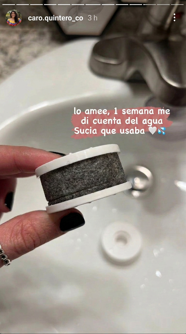 "Así se ve mi filtro después de solo una semana de uso, increíble!! todo el tiempo que estuve lavando mi cara así"